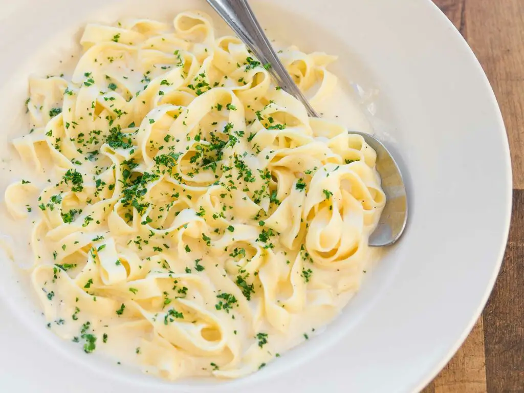 Fettuccini Alfredo at Cheesecake Factory