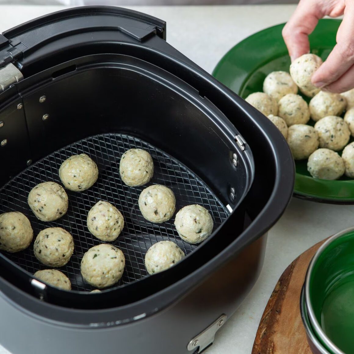 Safe and Unsafe Items For Air Fryer