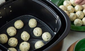 Safe and Unsafe Items For Air Fryer